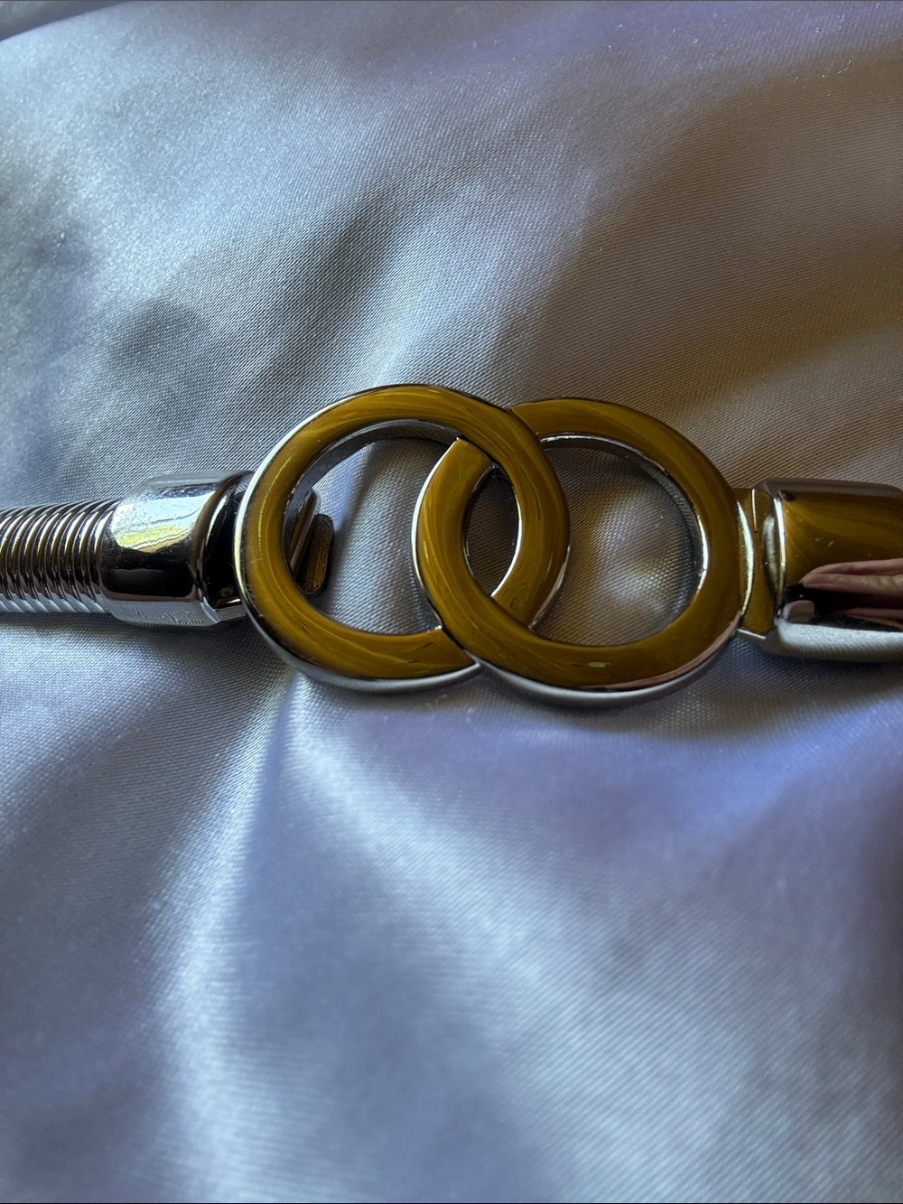 Silver stretchy belt with Loop Accent in L